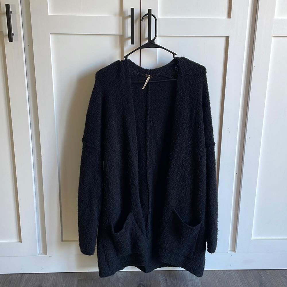 Free People black fuzzy sweater L